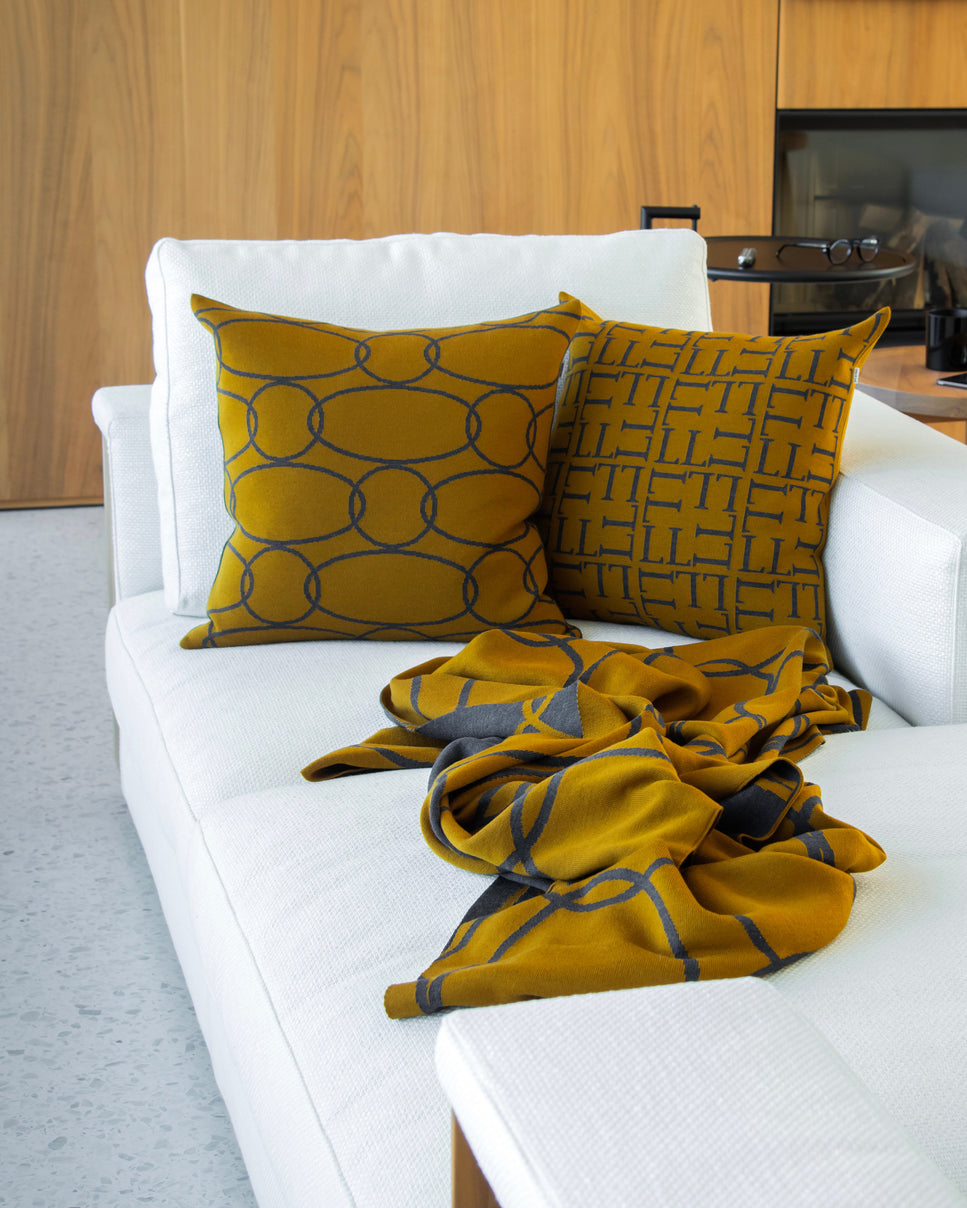 Merinodecke und Strickkissen hergestellt in Deutschland, Kollektionen Rings und LL all over