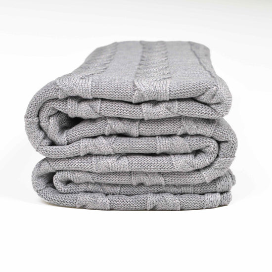 Decke 140x180cm Zopf, grau - Lenz & Leif