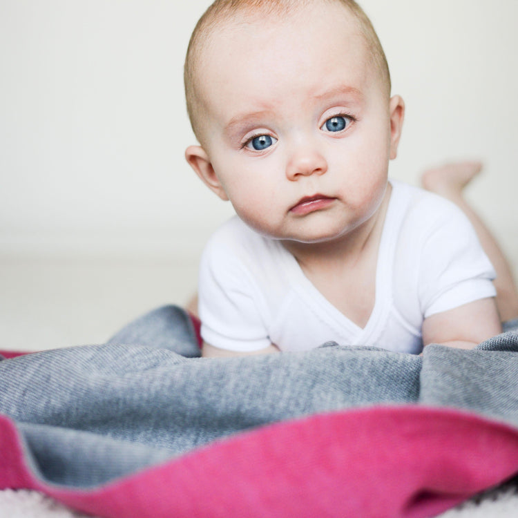 Baby / children's blanket 90x90cm double face gray / magenta