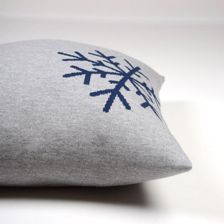 Kissenhülle 50x50cm Snowflakes, grau/blau - Lenz & Leif