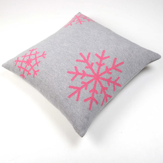 Kissenhülle 50x50cm Snowflakes, grau/magenta - Lenz & Leif