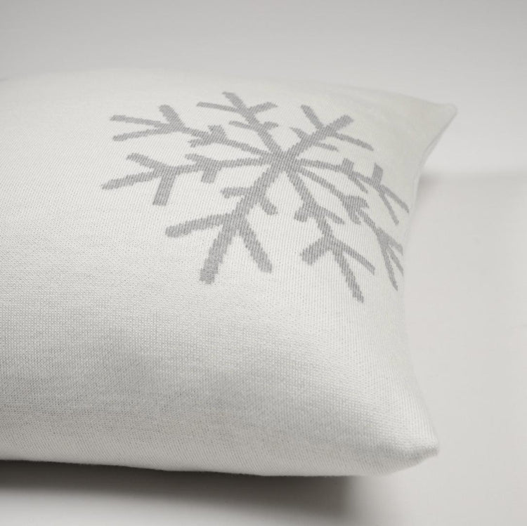 Kissenhülle 50x50cm Snowflakes, weiß/grau - Lenz & Leif