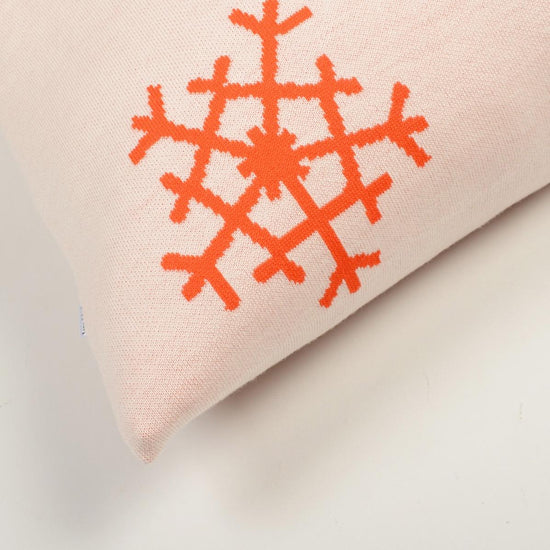Kissenhülle 50x50cm Snowflakes, weiß/orange - Lenz & Leif