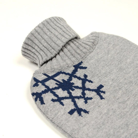 Wärmflasche Snowflakes, grau/blau - Lenz & Leif