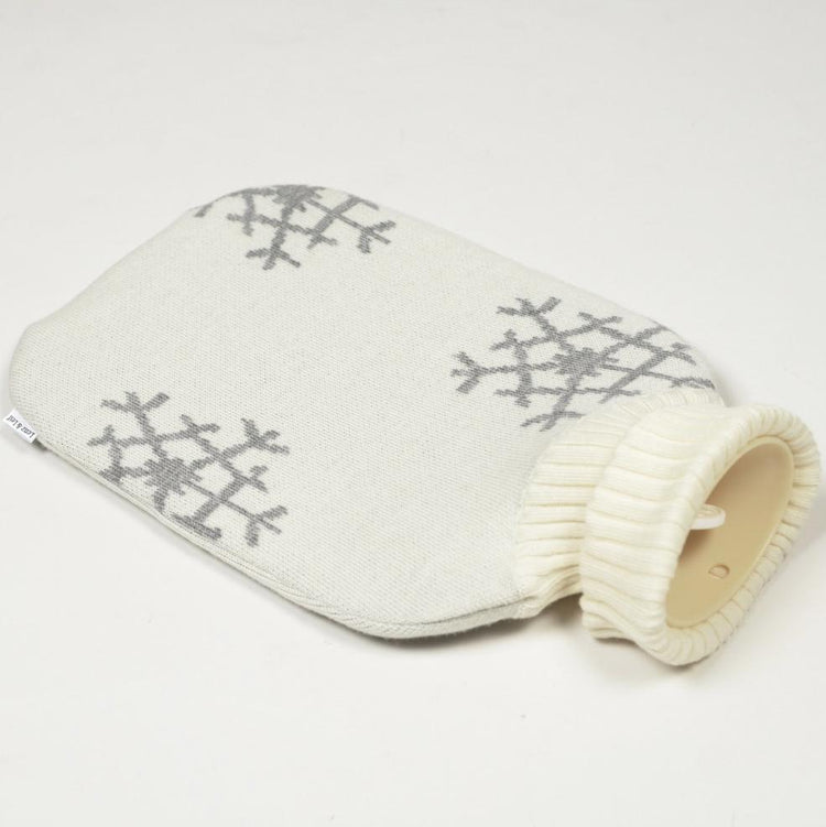 Wärmflasche Snowflakes, weiß/grau - Lenz & Leif