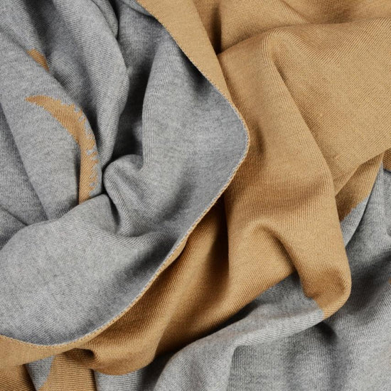 Decke 140x180cm Dog, camel/grau - Lenz & Leif