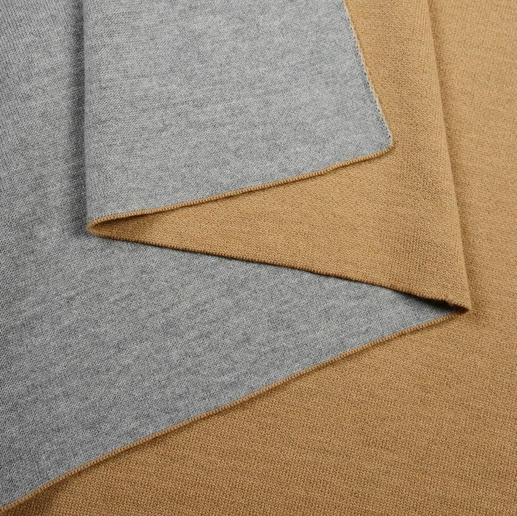 Decke 140x180cm Dog, camel/grau - Lenz & Leif