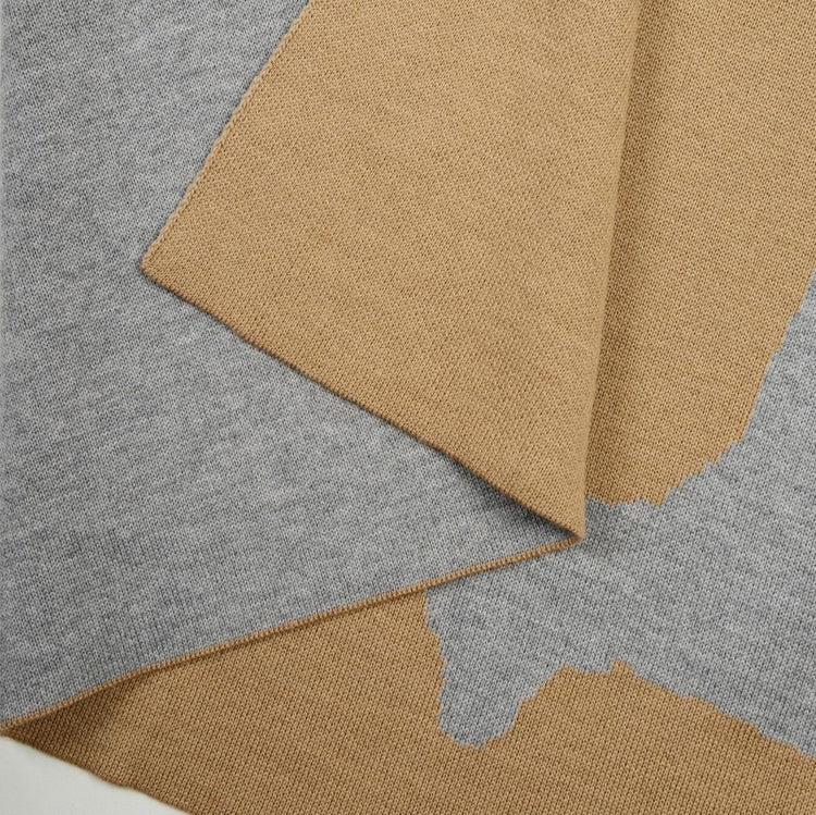 Decke 140x180cm Dogs, camel/grau - Lenz & Leif