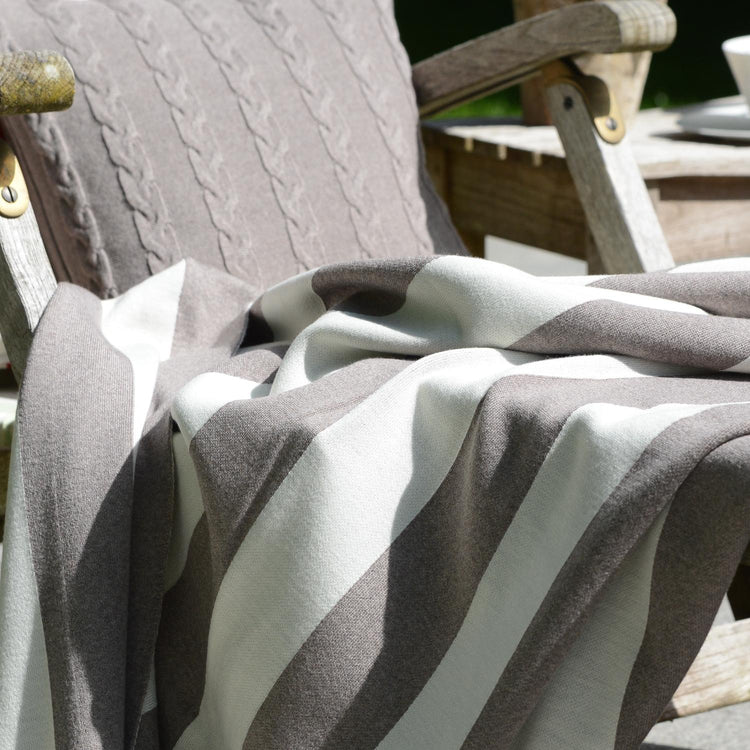 Decke 140x180cm Stripes, beige/weiß - Lenz & Leif