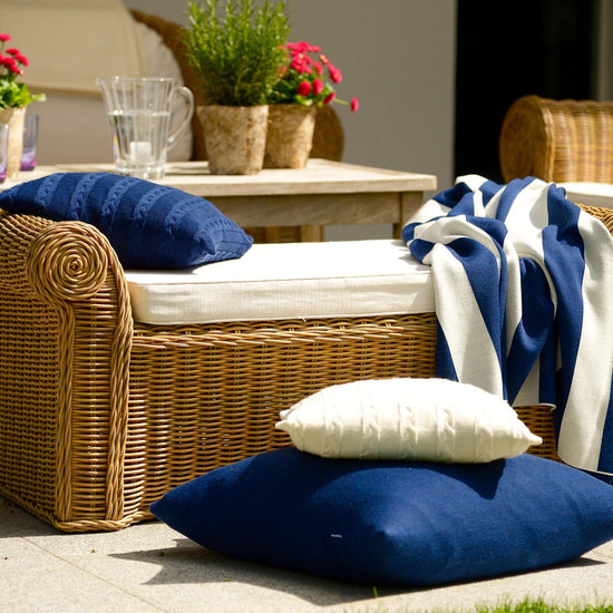 Decke 140x180cm Stripes, dunkelblau/weiß - Lenz & Leif