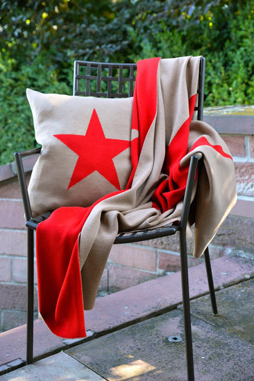 Decke 140x180cm Star, camel/rot - Lenz & Leif