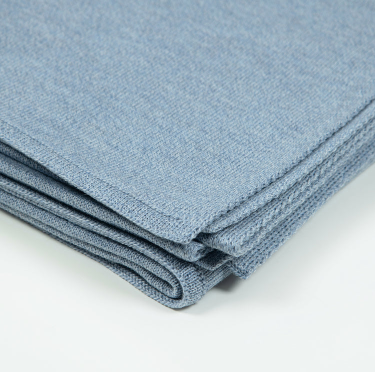 Blanket 140x180cm uni, light blue mottled
